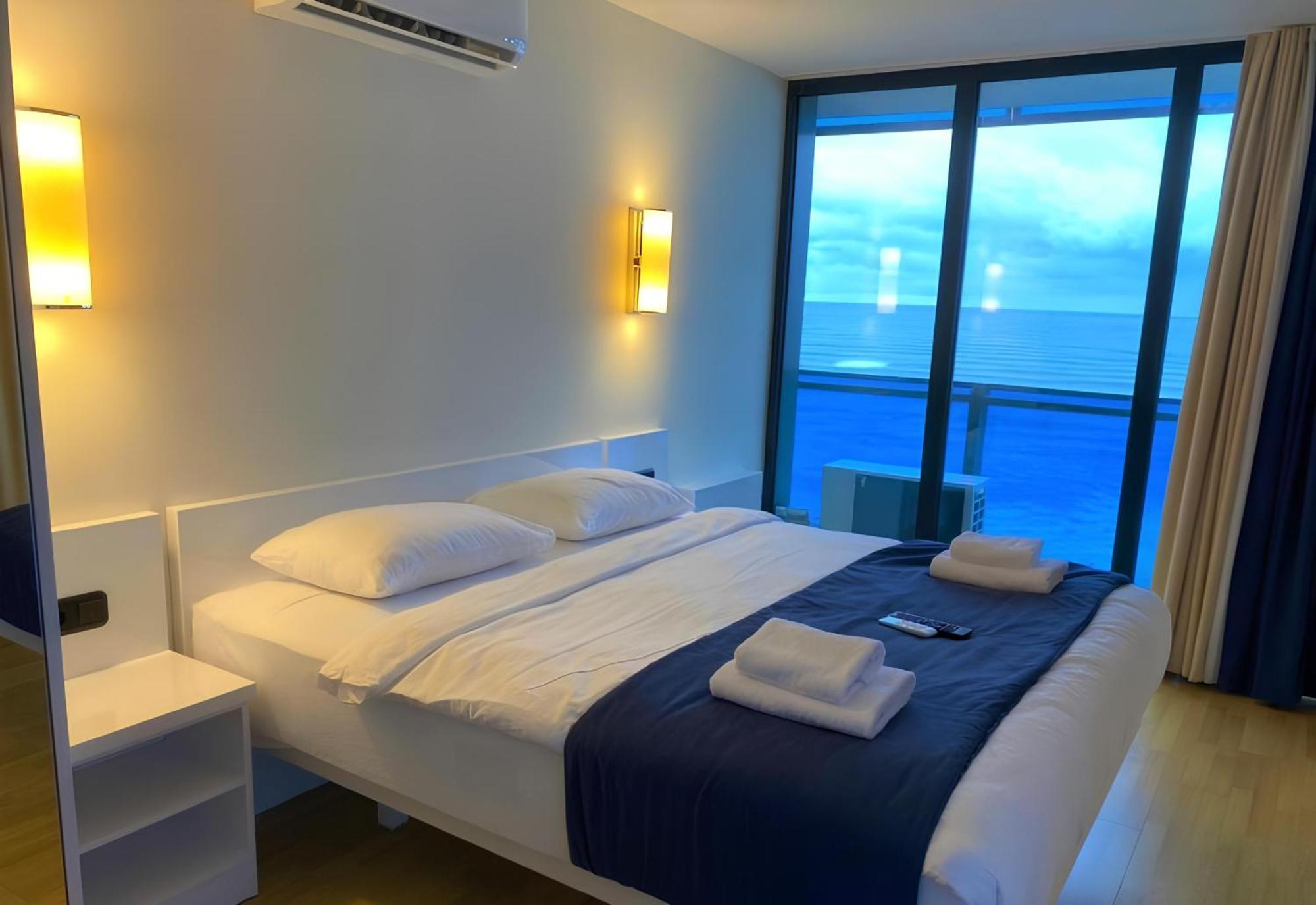 Panorama Seaview Batumi Lux Orbi City Luaran gambar
