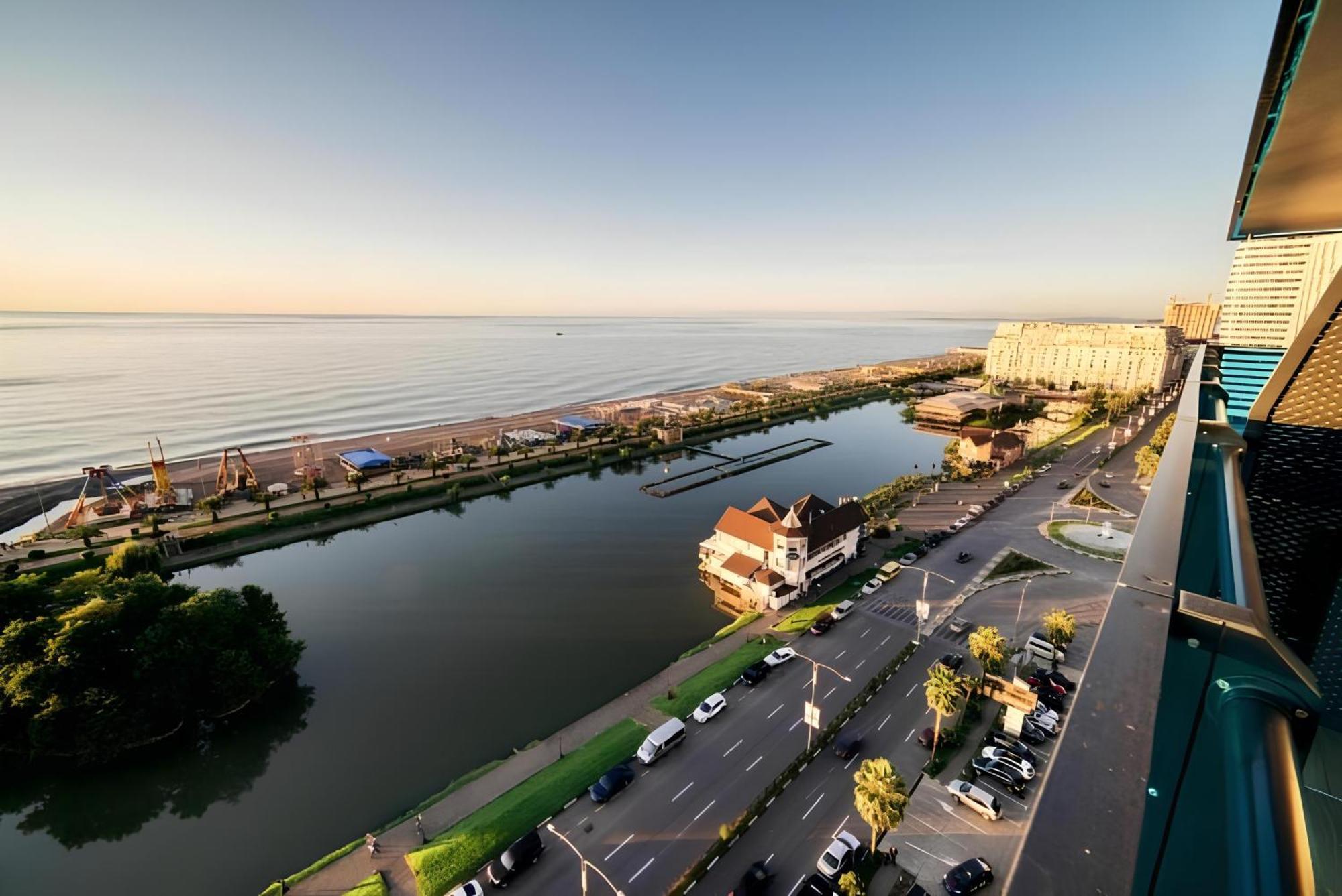 Panorama Seaview Batumi Lux Orbi City Luaran gambar